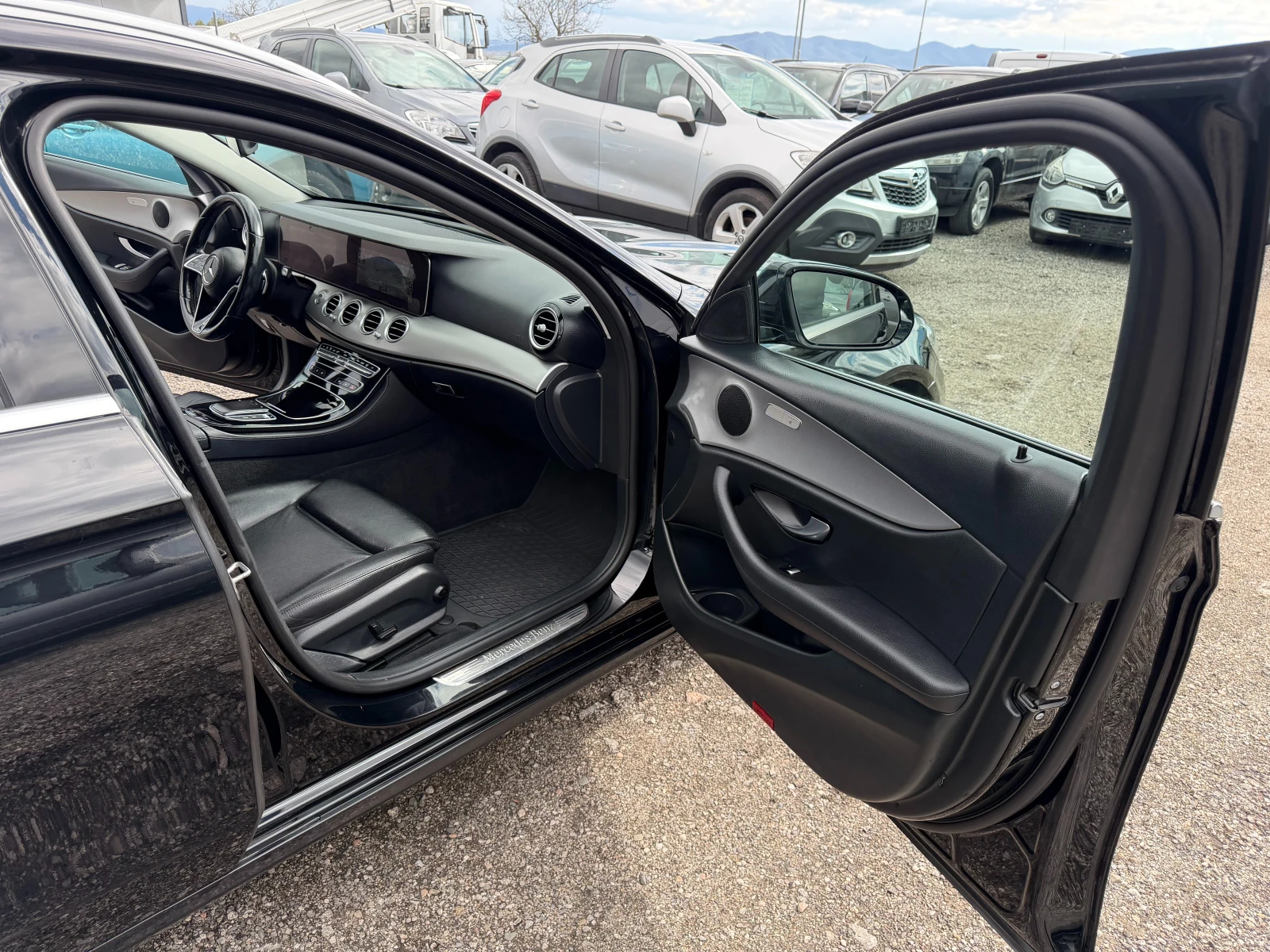 Mercedes-Benz E 230 2023, снимка 14 - Автомобили и джипове - 53990909