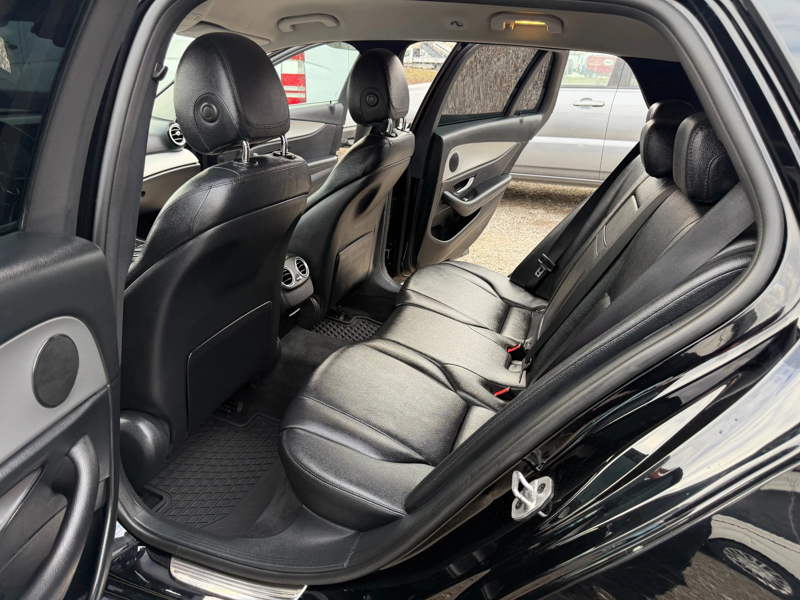 Mercedes-Benz E 230 2023, снимка 12 - Автомобили и джипове - 53990909