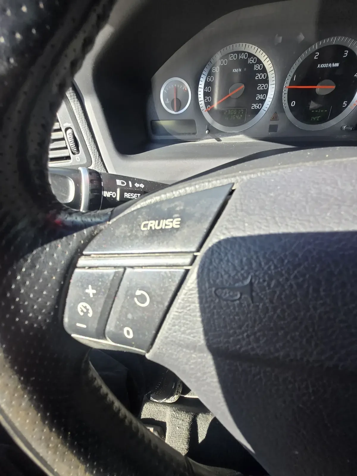 Volvo V70 2.4D 185к.с 6скорости  ПРОМОЦИЯ. , снимка 14 - Автомобили и джипове - 54071926