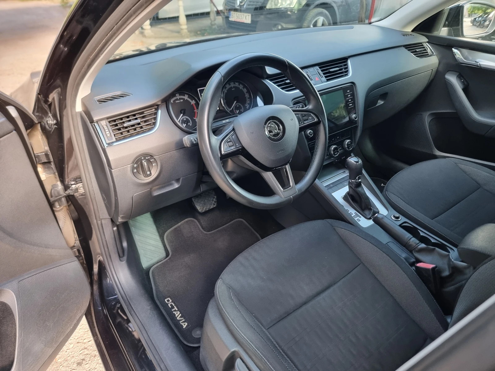 Skoda Octavia 1.4 G-Tec* METAN* , снимка 8 - Автомобили и джипове - 55251810