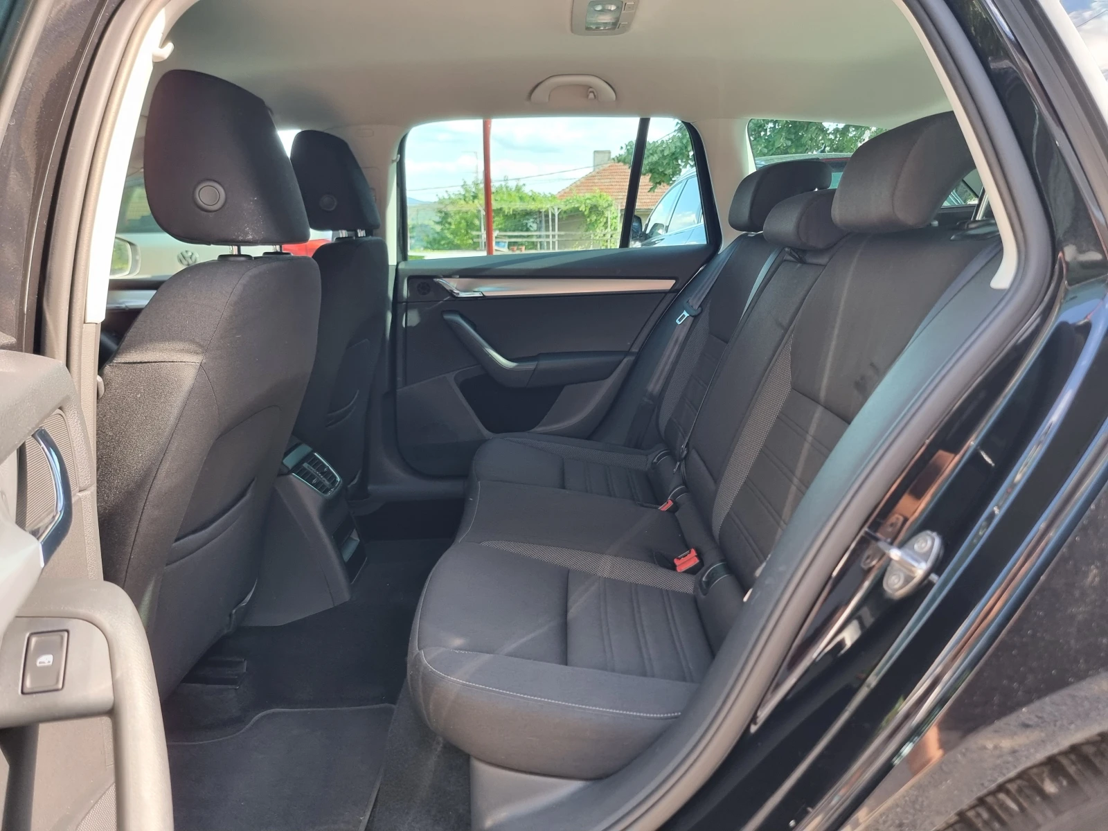 Skoda Octavia 1.4 G-Tec* METAN* , снимка 11 - Автомобили и джипове - 55251810