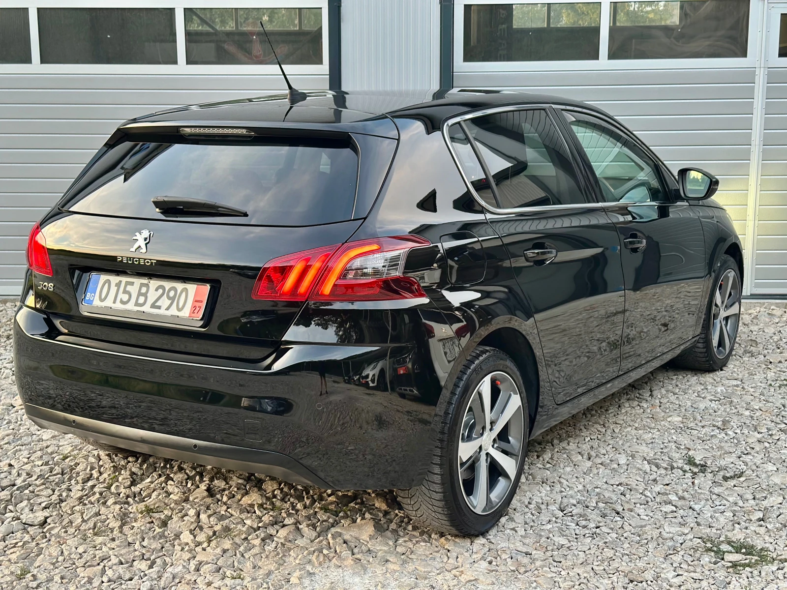 Peugeot 308 1.5HDI ФЕЙСЛИФТ ПАНОРАНА KEYLESS CARPLAY КАМЕРА , снимка 6 - Автомобили и джипове - 55412114