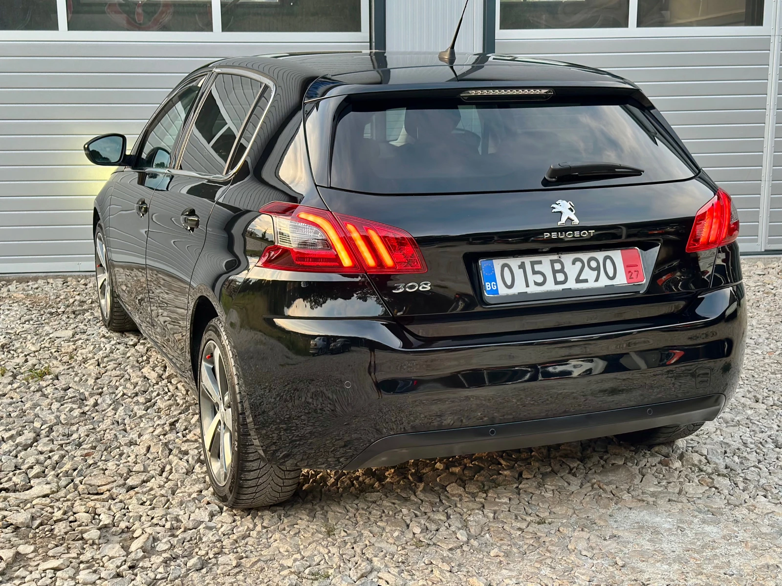Peugeot 308 1.5HDI ФЕЙСЛИФТ ПАНОРАНА KEYLESS CARPLAY КАМЕРА , снимка 5 - Автомобили и джипове - 55412114
