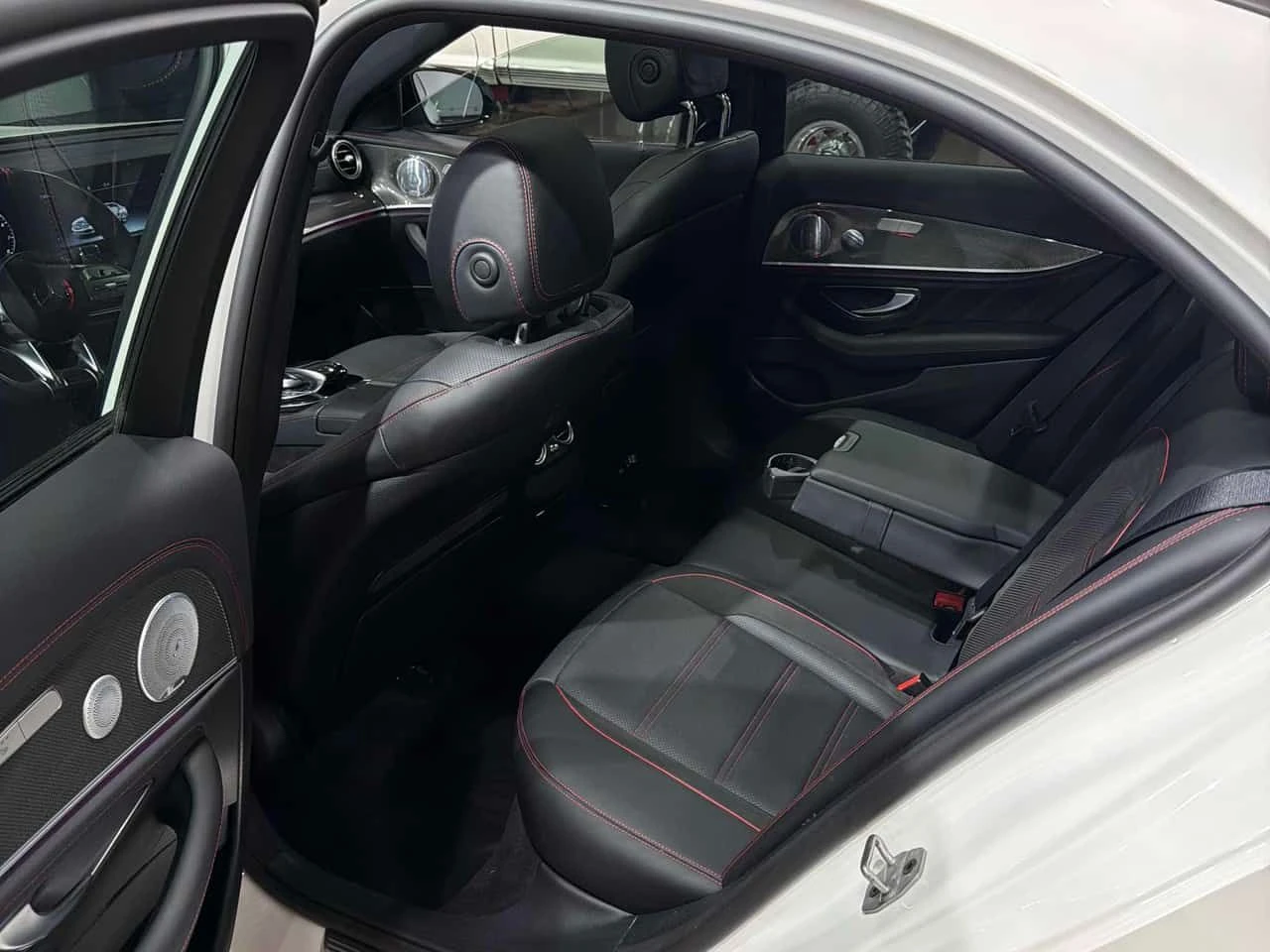 Mercedes-Benz E 53 AMG * CARFAX * ОПЦИЯ ЗА ФИНАНСИРАНЕ, снимка 10 - Автомобили и джипове - 55667977