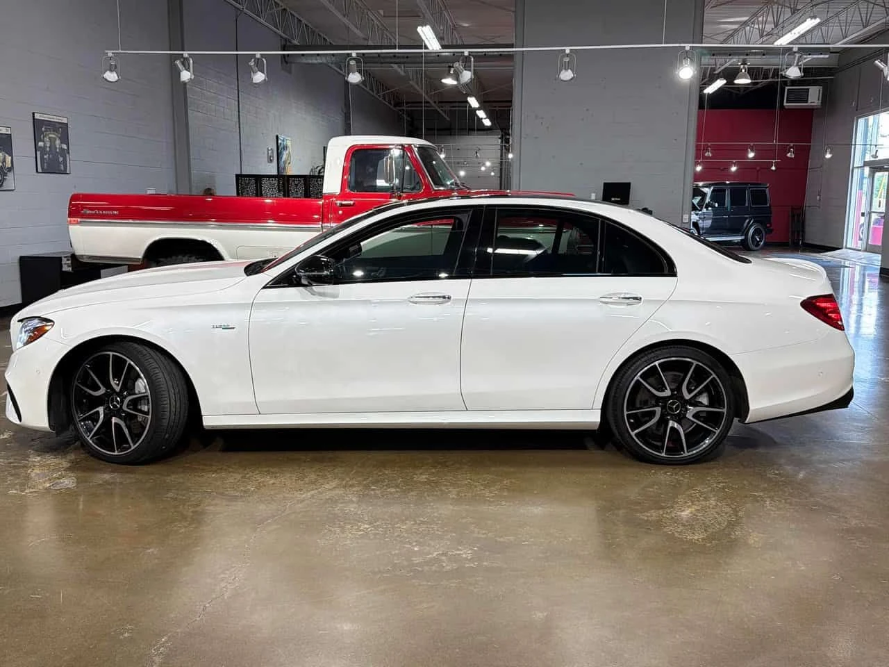 Mercedes-Benz E 53 AMG * CARFAX * ОПЦИЯ ЗА ФИНАНСИРАНЕ, снимка 2 - Автомобили и джипове - 55667977