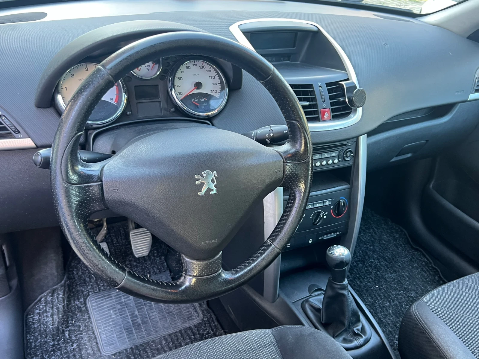 Peugeot 207, снимка 8 - Автомобили и джипове - 55980092