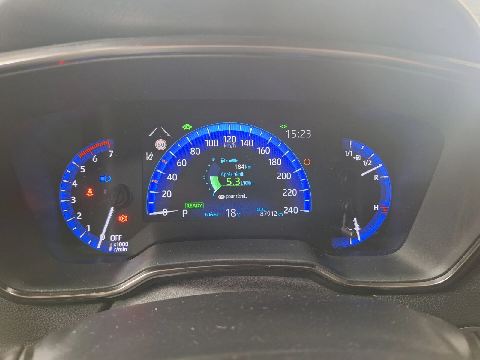 Toyota Corolla 1.8 Hybrid Dynamic Navi , снимка 10 - Автомобили и джипове - 56127050