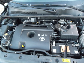 Toyota Rav4 2.2 D4D 136Hp, снимка 13 - Автомобили и джипове - 43997483