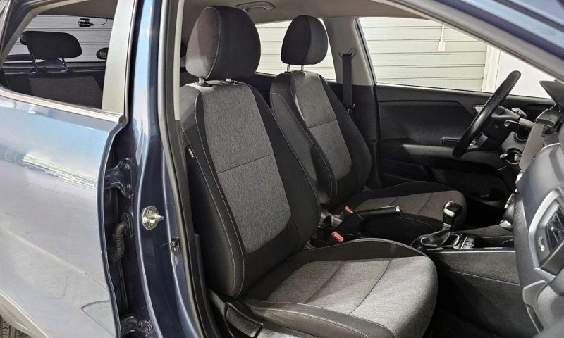 Kia Stonic Diesel 1.6 Deluxe * НАЙ-ДОБРА ЦЕНА В БЪЛГАРИЯ* , снимка 10 - Автомобили и джипове - 52111911