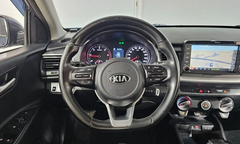 Kia Stonic Diesel 1.6 Deluxe * НАЙ-ДОБРА ЦЕНА В БЪЛГАРИЯ* , снимка 14 - Автомобили и джипове - 52111911