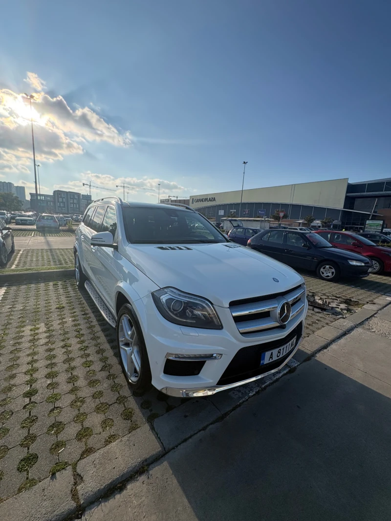 Mercedes-Benz GL 350 AMG/DESIGNO/DISTR/360/PANORAMА/ПЕРЛА, снимка 4 - Автомобили и джипове - 52555485
