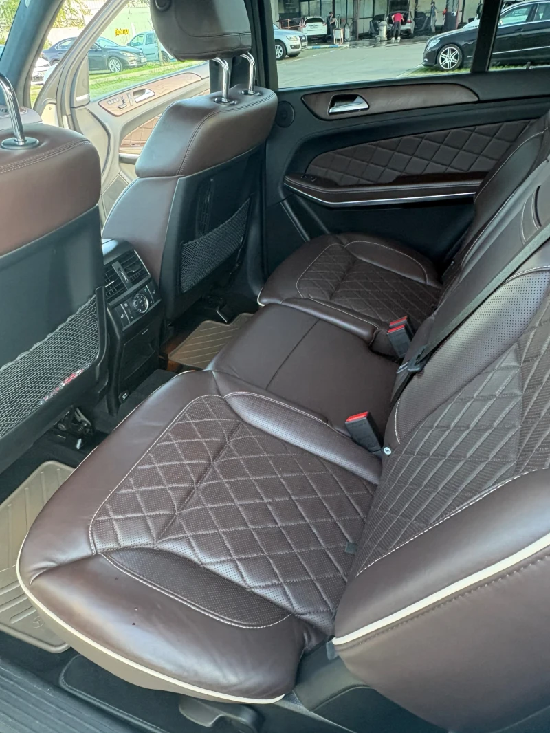 Mercedes-Benz GL 350 AMG/DESIGNO/DISTR/360/PANORAMА/ПЕРЛА, снимка 17 - Автомобили и джипове - 52555485