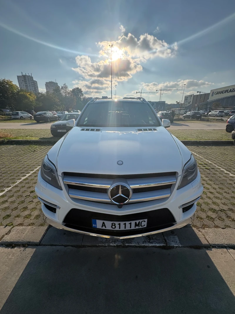 Mercedes-Benz GL 350 AMG/DESIGNO/DISTR/360/PANORAMА/ПЕРЛА, снимка 2 - Автомобили и джипове - 52555485