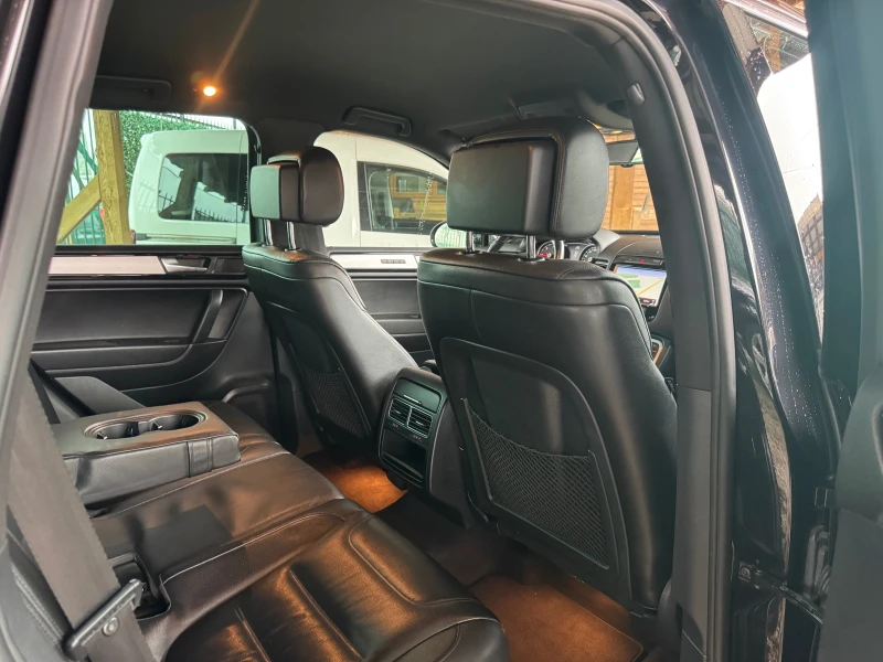 VW Touareg 3, 0TDI-245k.c.УНИКАТ, снимка 12 - Автомобили и джипове - 52893289