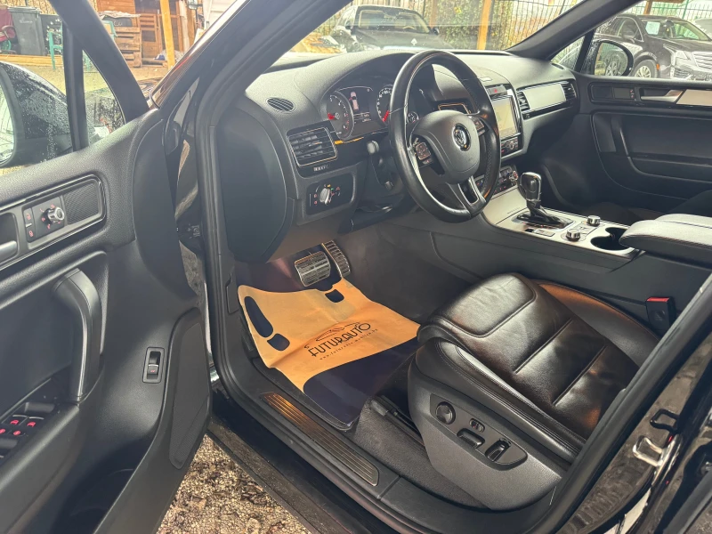 VW Touareg 3, 0TDI-245k.c.УНИКАТ, снимка 14 - Автомобили и джипове - 52893289