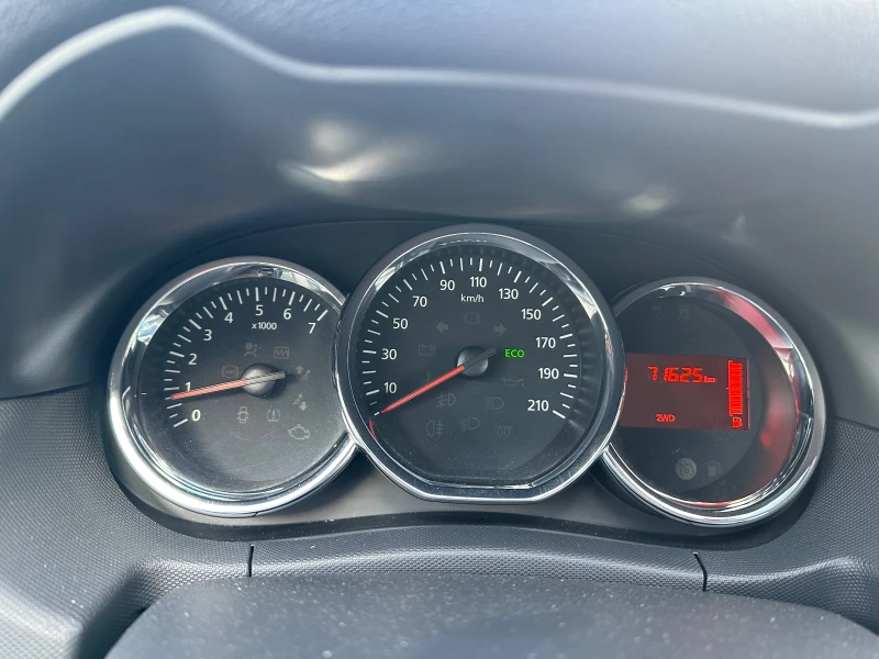 Dacia Duster 1.2tce, снимка 6 - Автомобили и джипове - 53043305