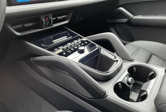 Porsche Cayenne E-Hybrid = Panorama = Гаранция, снимка 11 - Автомобили и джипове - 52929492