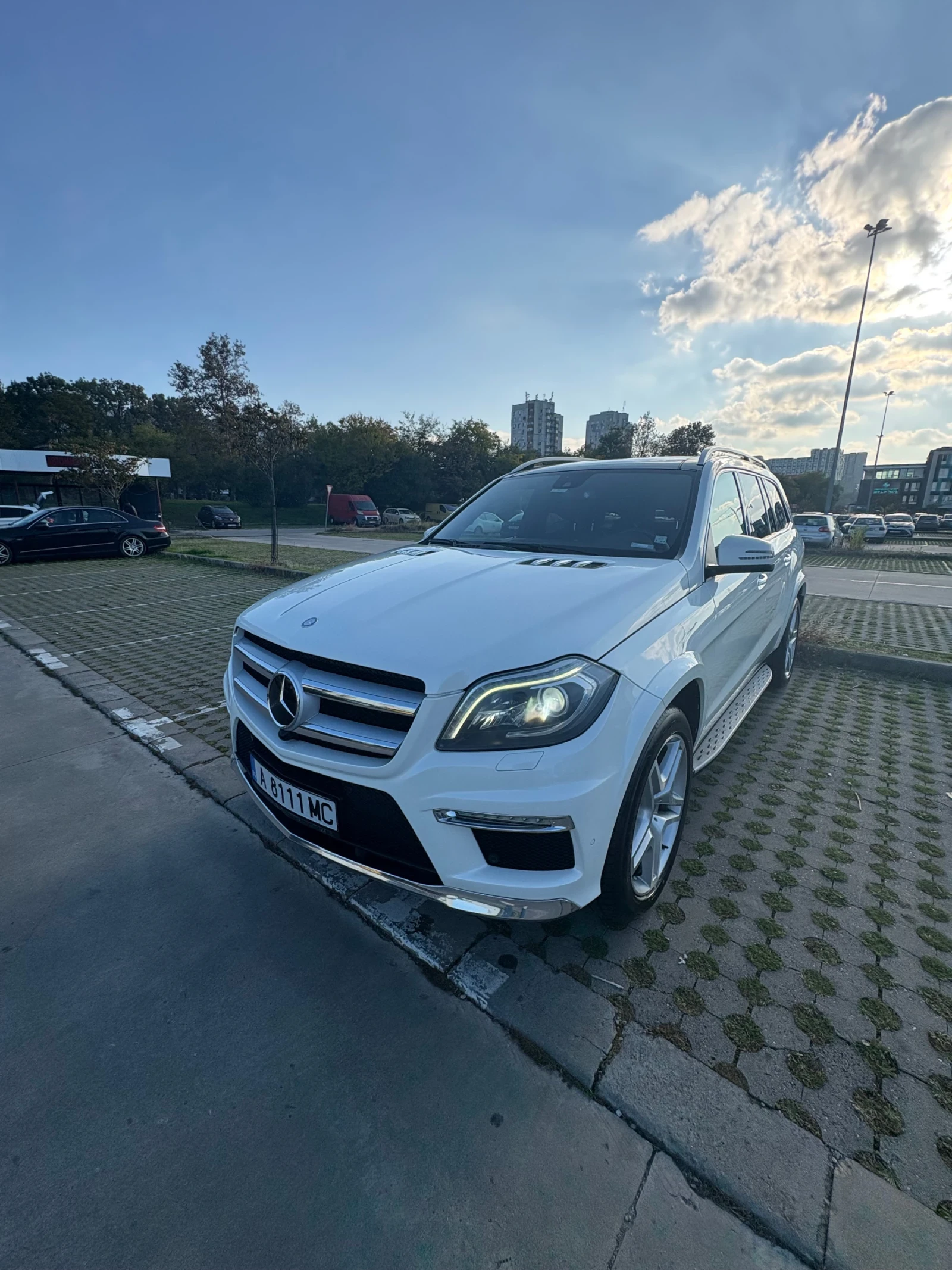 Mercedes-Benz GL 350 AMG/DESIGNO/DISTR/360/PANORAMА/ПЕРЛА, снимка 1