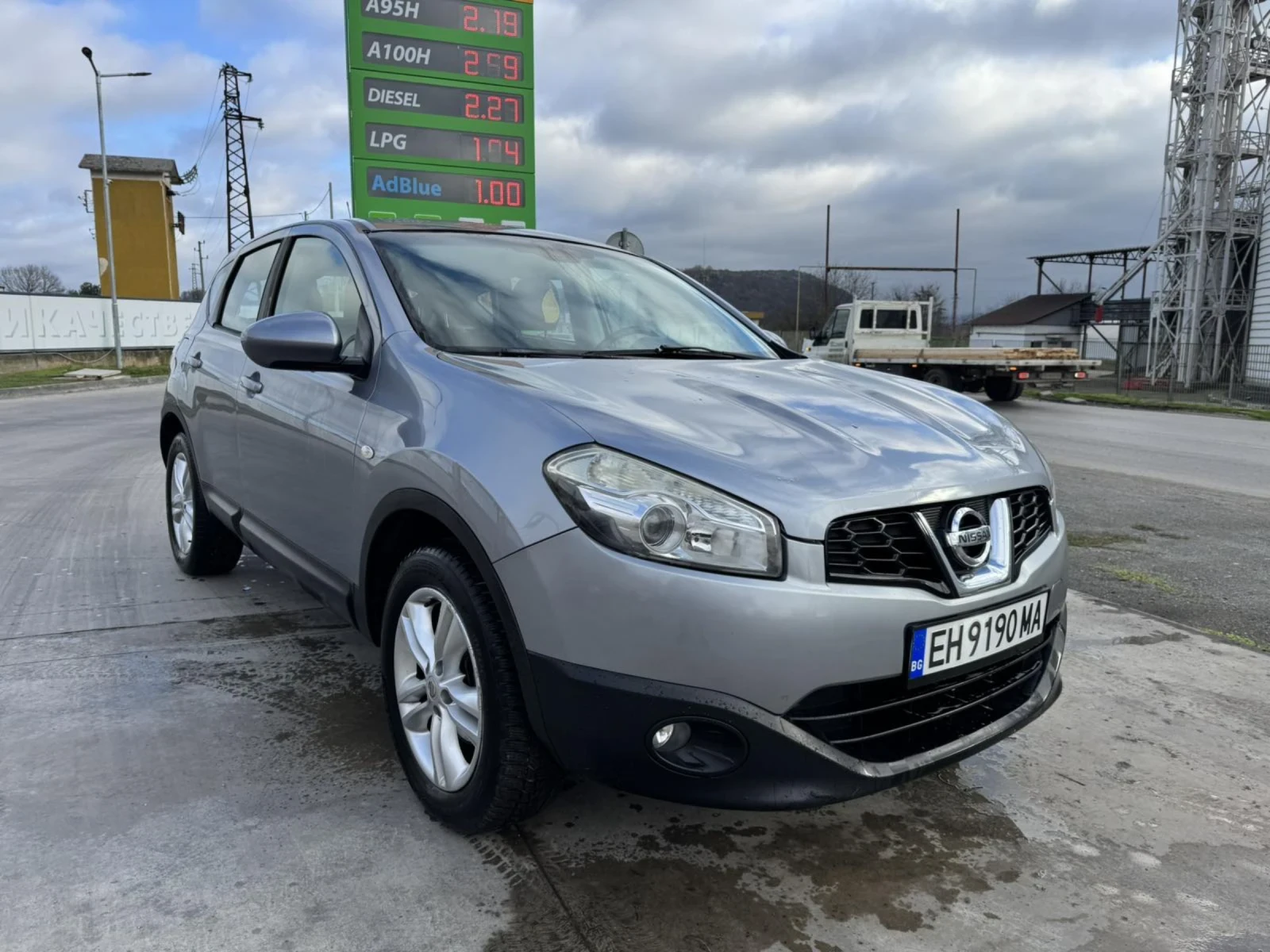 Nissan Qashqai 1.6 i автомат, газ, снимка 1