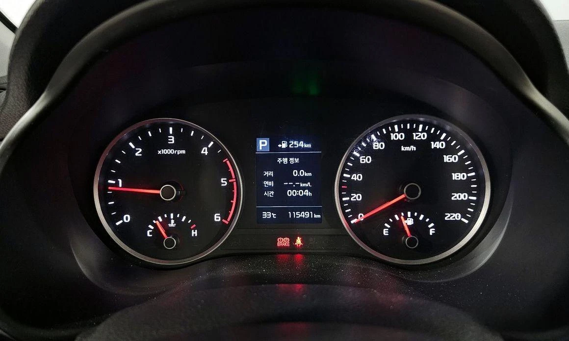 Kia Stonic Diesel 1.6 Deluxe * НАЙ-ДОБРА ЦЕНА В БЪЛГАРИЯ*  - изображение 8