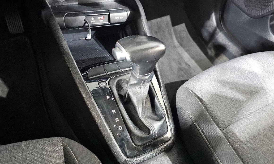 Kia Stonic Diesel 1.6 Deluxe * НАЙ-ДОБРА ЦЕНА В БЪЛГАРИЯ*  - изображение 9