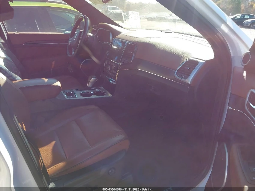 Jeep Grand cherokee SUMMIT / 4X4 / ДИСТРОНИК / ОБДУХВАНЕ / ПАНО        - изображение 7