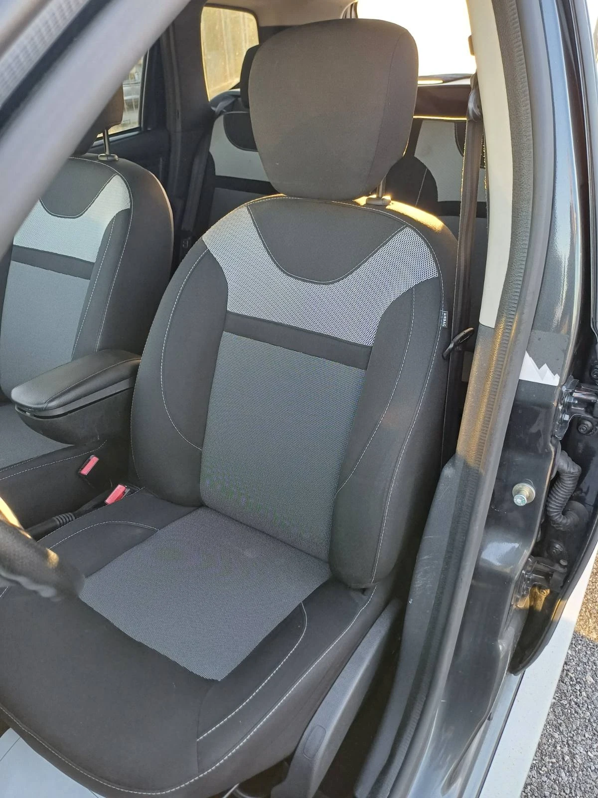 Dacia Duster 1.2tce - изображение 8