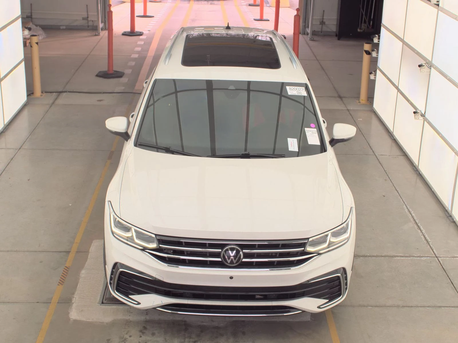 VW Tiguan SEL R-Line - изображение 2