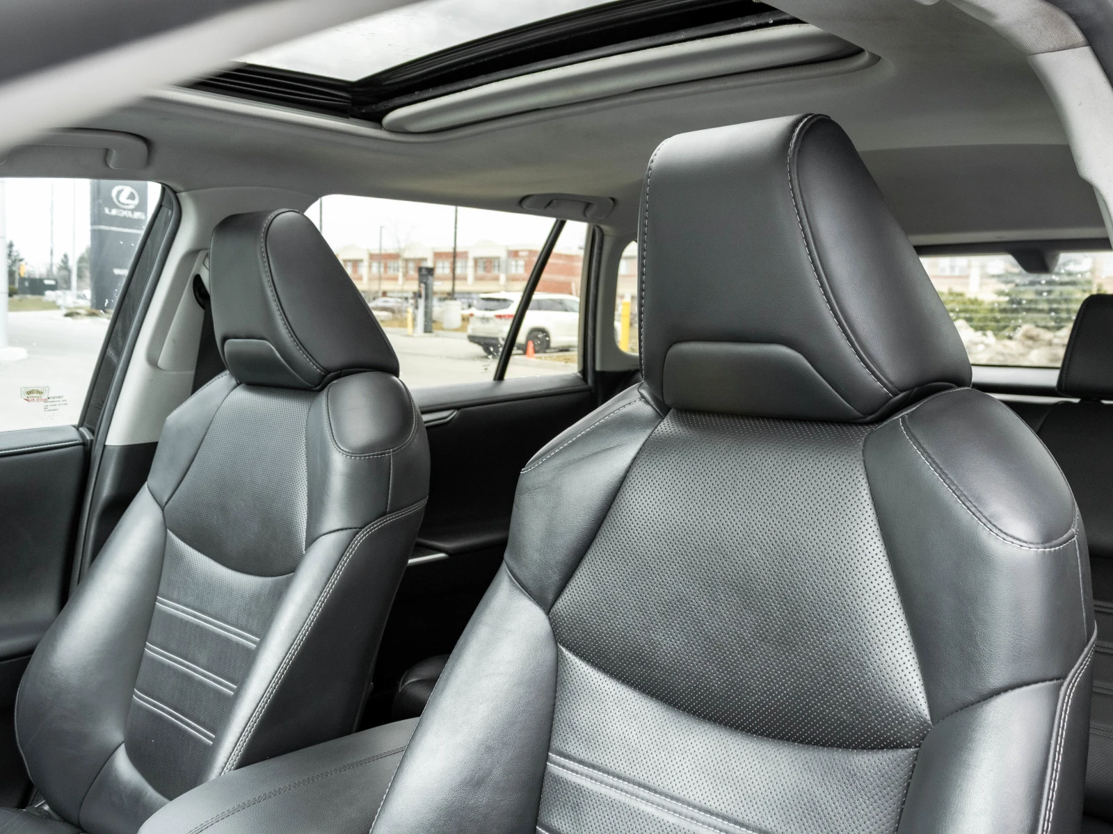 Toyota Rav4 * LIMITED* AWD* DISTRONIC* , снимка 12 - Автомобили и джипове - 54020734