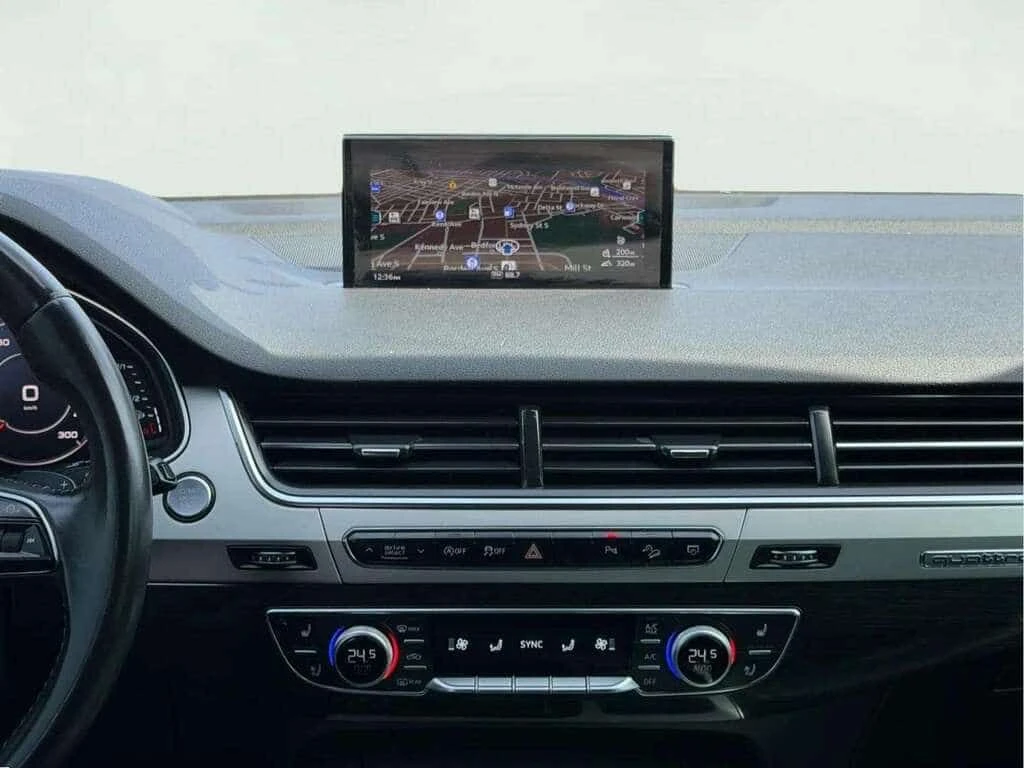 Audi Q7 * Technik Navi PanoRoof HeadsUpDisplay OneOwner * , снимка 12 - Автомобили и джипове - 54173372