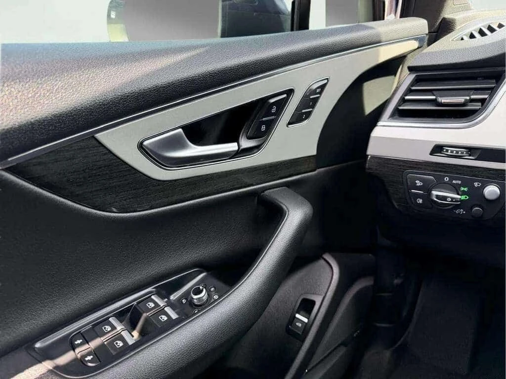 Audi Q7 * Technik Navi PanoRoof HeadsUpDisplay OneOwner * , снимка 17 - Автомобили и джипове - 54173372