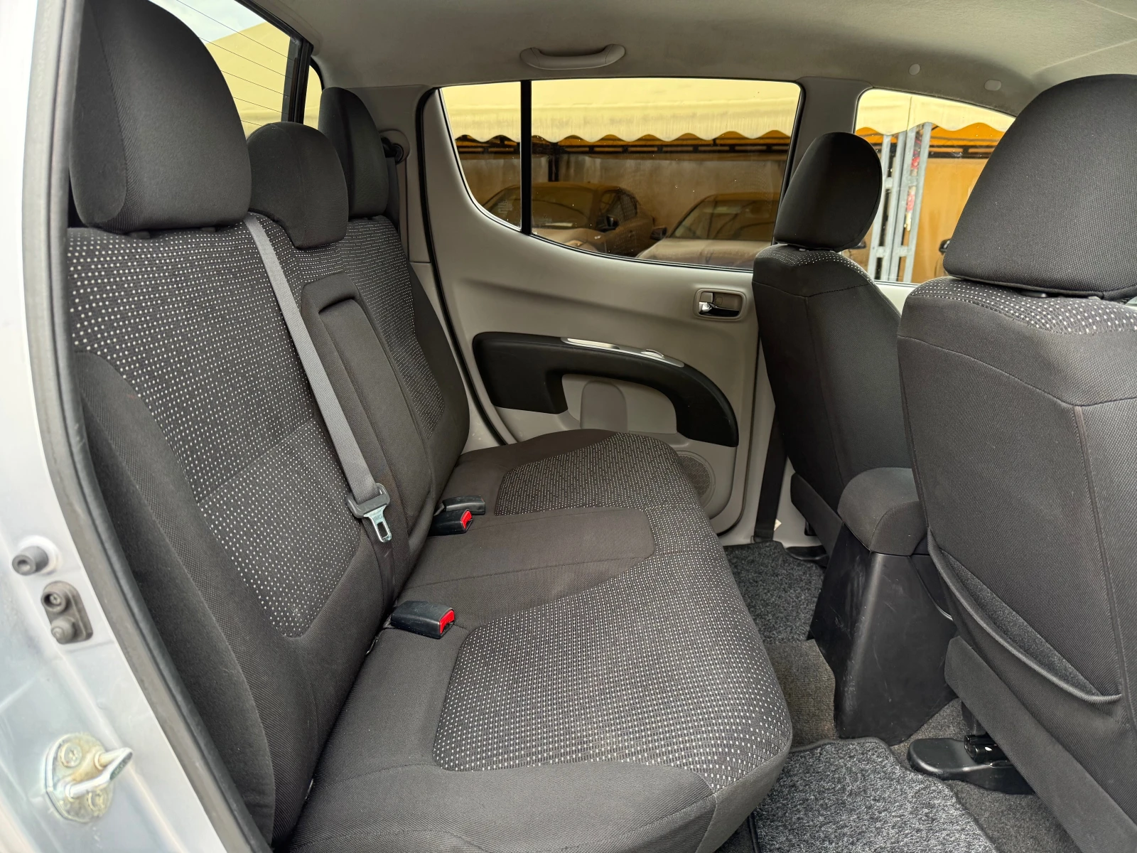 Mitsubishi L200 2.5Di-D 4x4 Facelift !ТОП СЪСТОЯНИЕ!, снимка 15 - Автомобили и джипове - 54379206