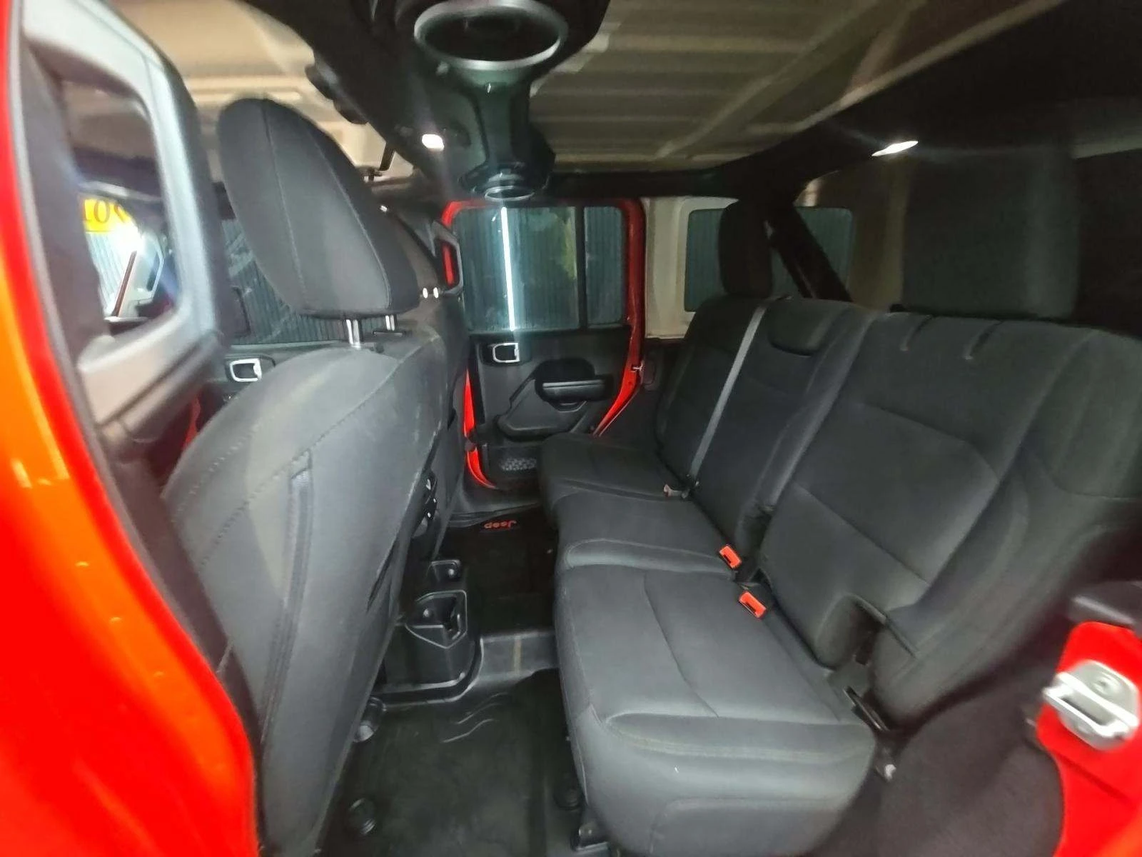 Jeep Wrangler Unlimited Sport S, снимка 13 - Автомобили и джипове - 54942795