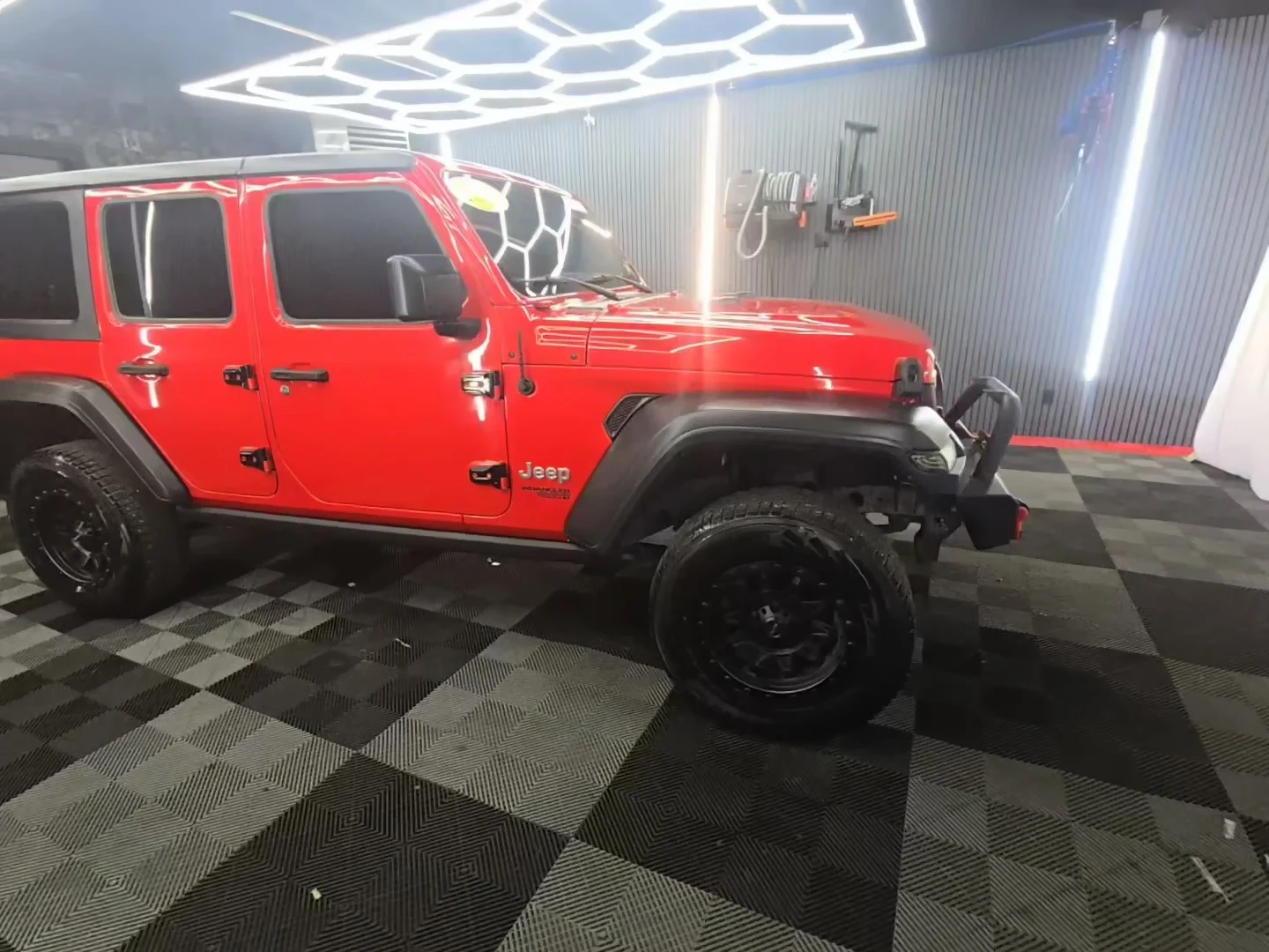 Jeep Wrangler Unlimited Sport S, снимка 3 - Автомобили и джипове - 54942795