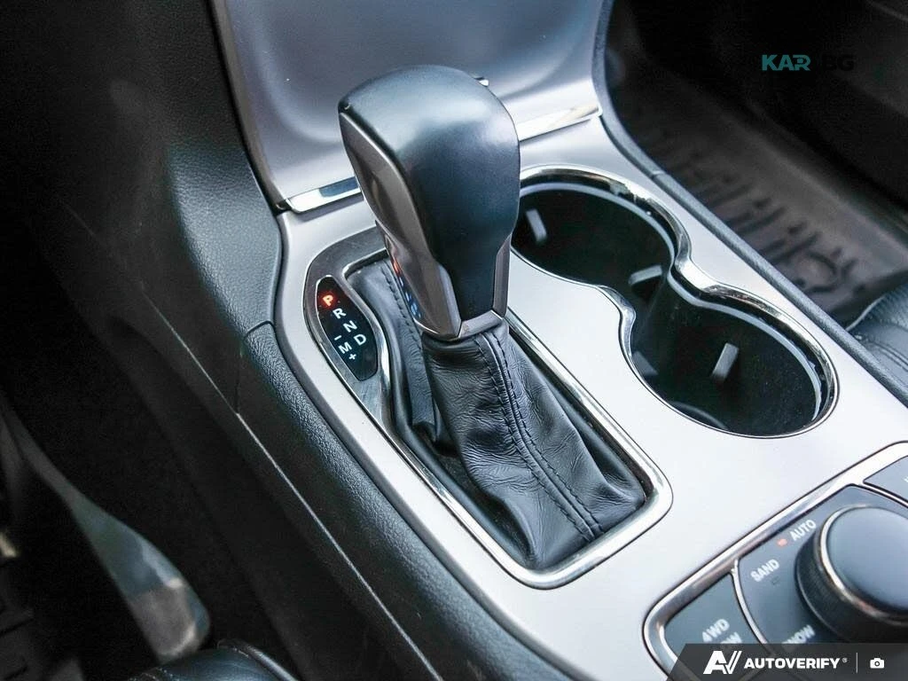Jeep Grand cherokee Overland * Remote Start * АвтоКредит * ЦЕНА ДО БГ, снимка 13 - Автомобили и джипове - 55122039