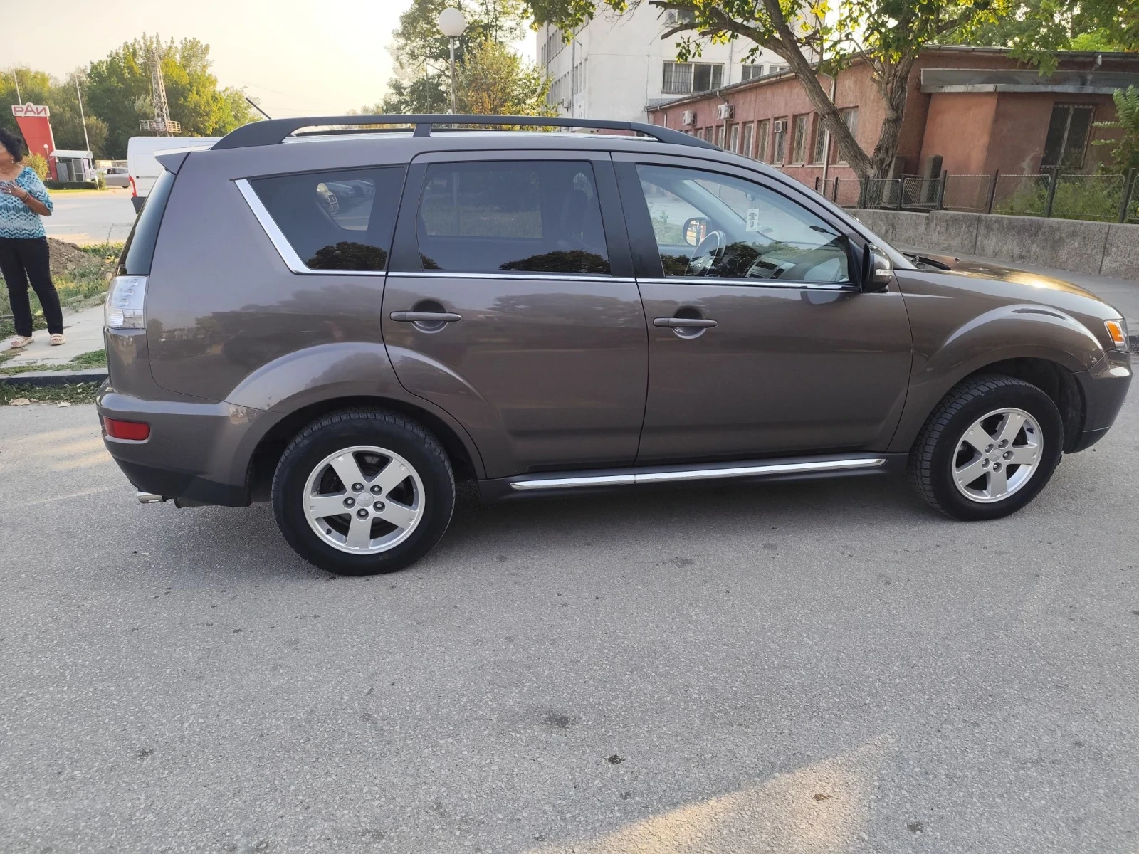 Mitsubishi Outlander 2.2 Швейцария, снимка 13 - Автомобили и джипове - 56057791