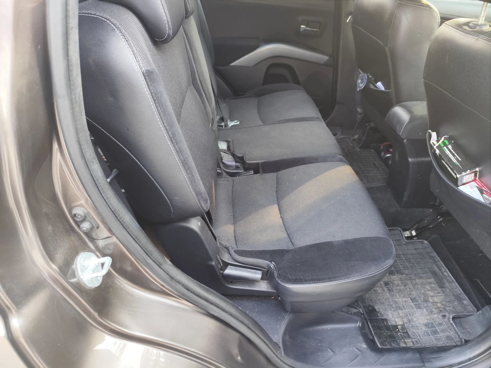 Mitsubishi Outlander 2.2 Швейцария, снимка 12 - Автомобили и джипове - 56057791