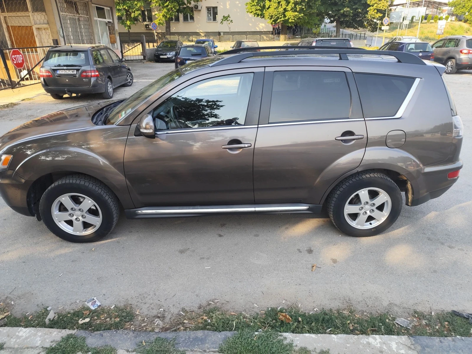 Mitsubishi Outlander 2.2 Швейцария, снимка 5 - Автомобили и джипове - 56057791