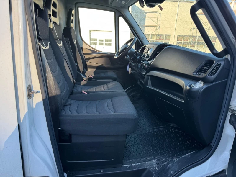 Iveco Daily 35s18* MAXI* КЛИМАТРОНИК* ШВЕЙЦАРИЯ* , снимка 5 - Бусове и автобуси - 53295596