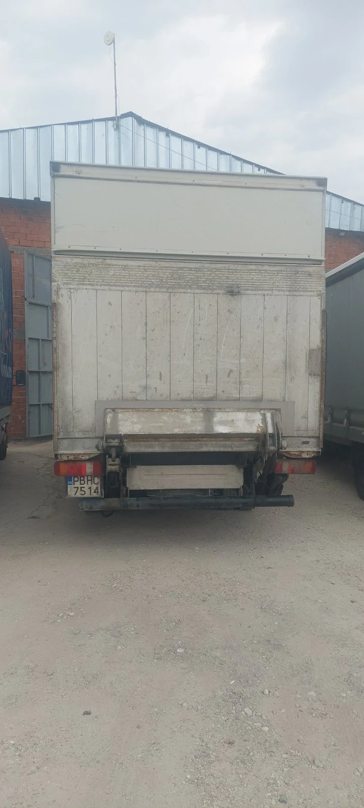 Mercedes-Benz Sprinter 413 413  , 2 броя , Падащ борд, снимка 2 - Бусове и автобуси - 47542242