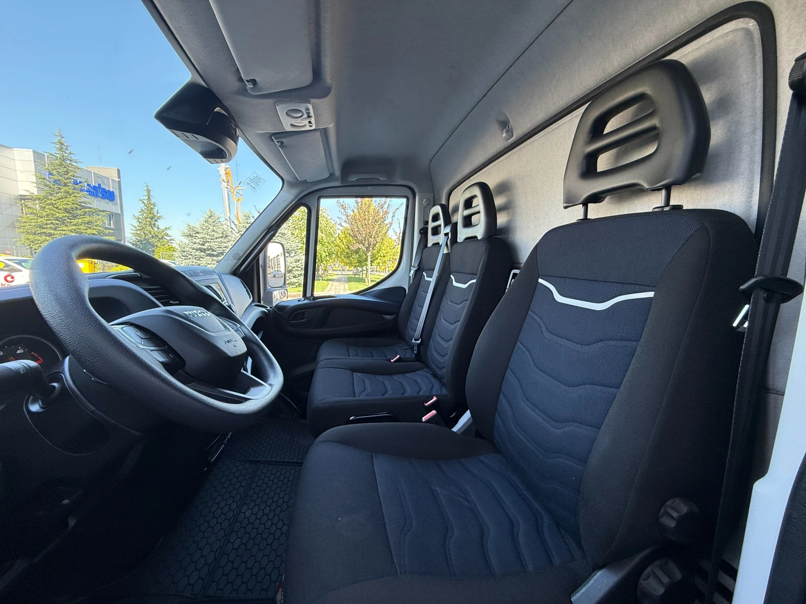Iveco Daily 70C18HA8/P | До 3г. Гаранция | 1000кг. падащ борд, снимка 9 - Бусове и автобуси - 54922309