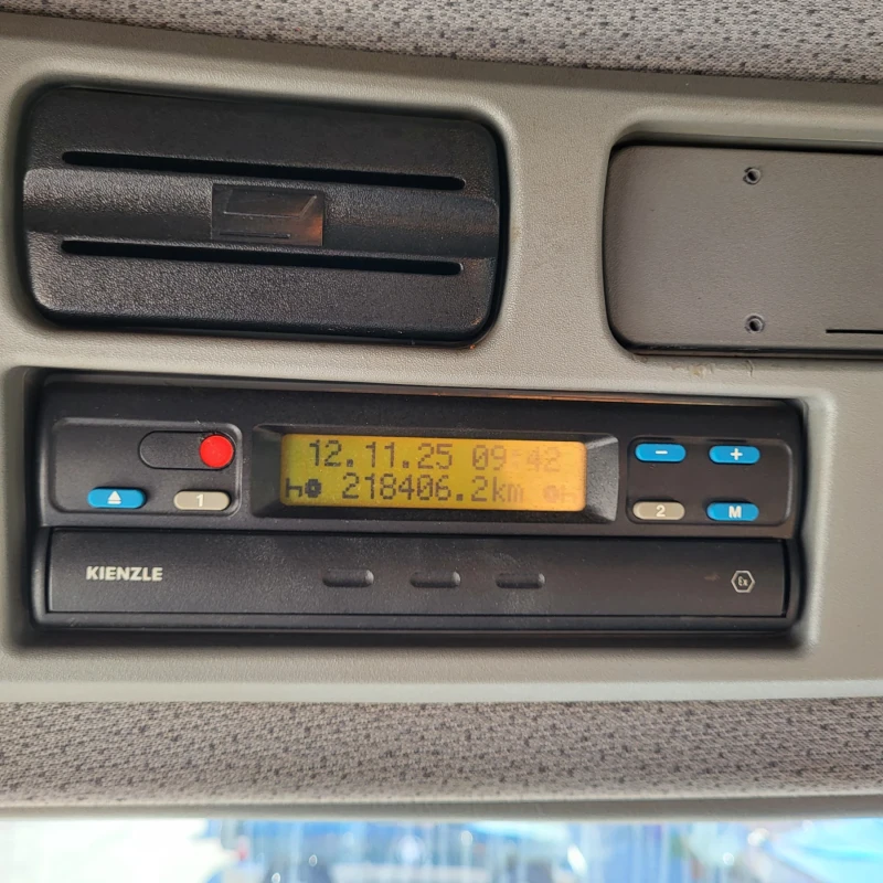 Mercedes-Benz Actros 18.32 4x4 самосвал ...нов внос, снимка 12 - Камиони - 52320918