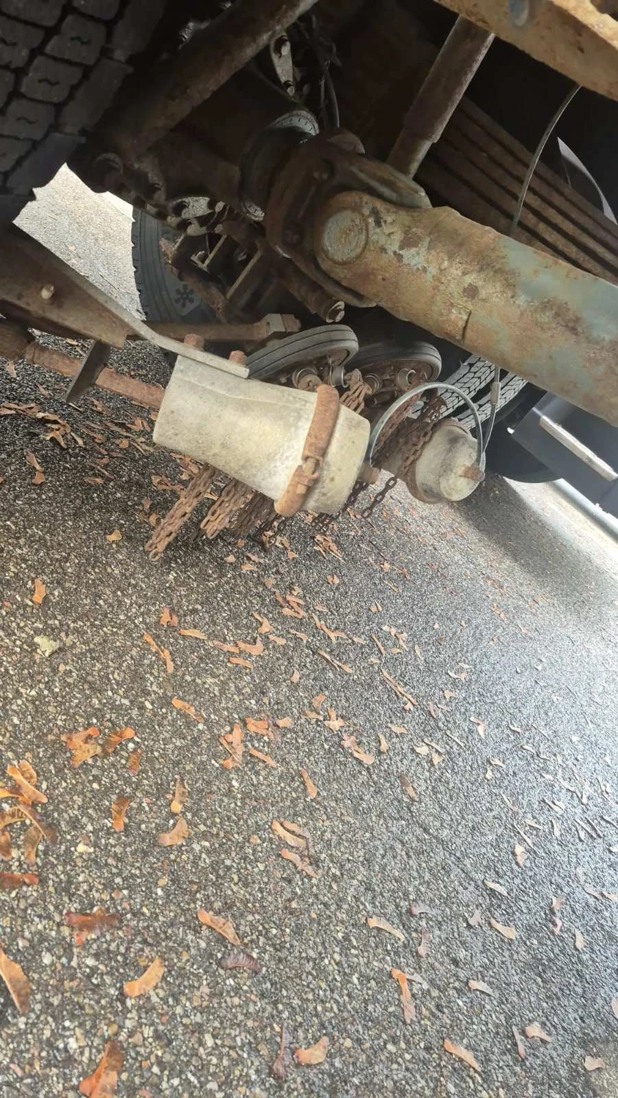 Mercedes-Benz Actros 18.32 4x4 самосвал - изображение 9