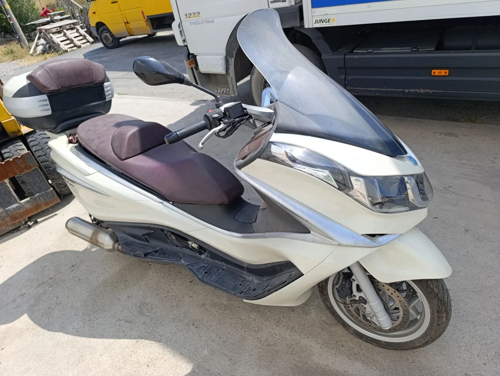 Piaggio X10, снимка 1