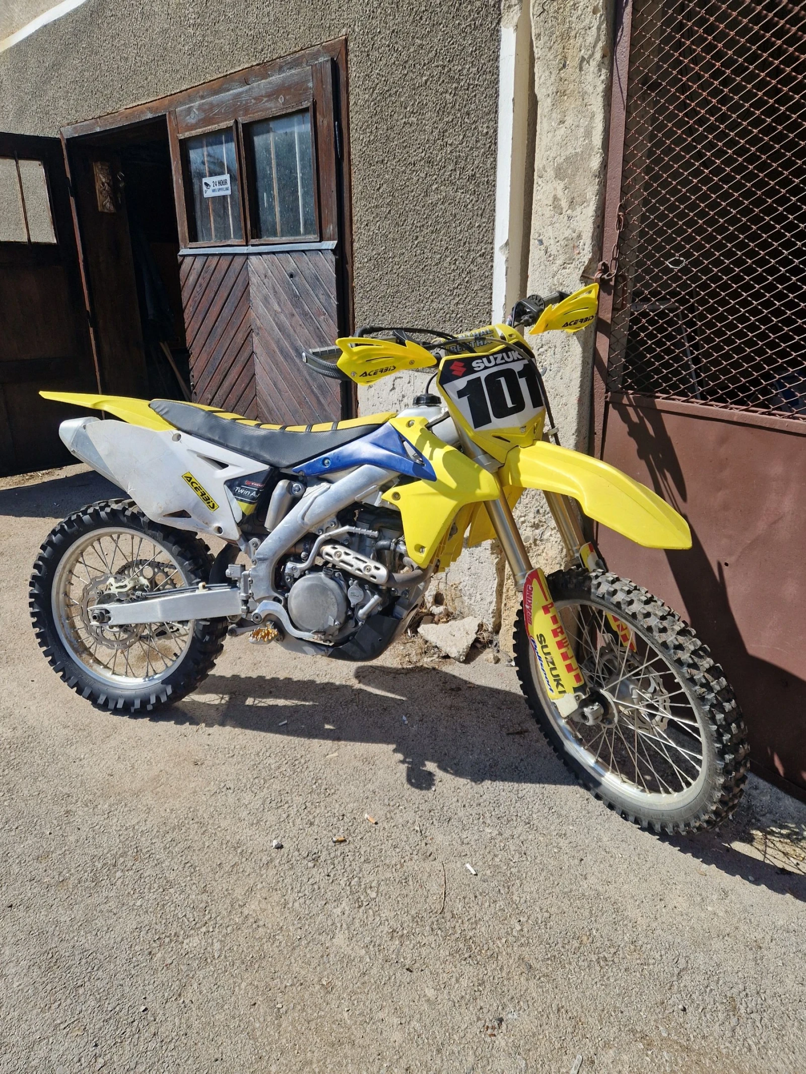 Suzuki Rmz