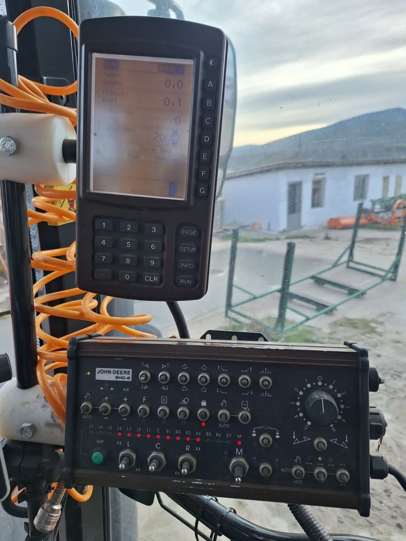 Пръскачка Друга марка John Deere 832, снимка 12 - Селскостопанска техника - 52739259