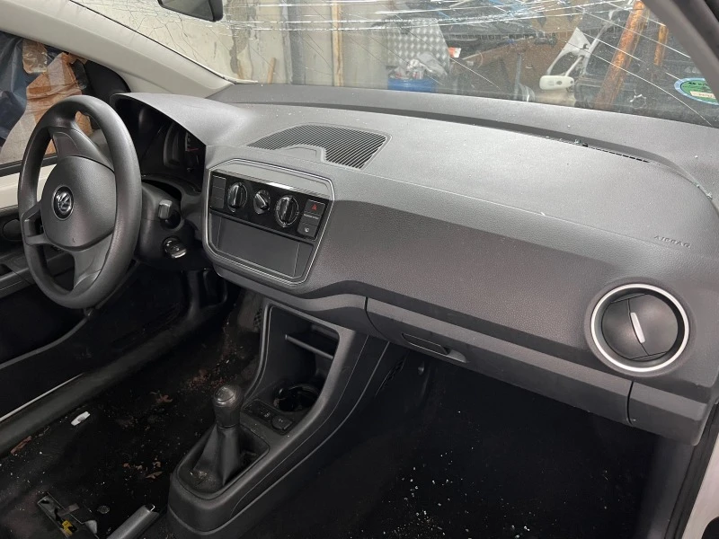 VW Up 9 бр. бензин и метан, снимка 2 - Автомобили и джипове - 42030560