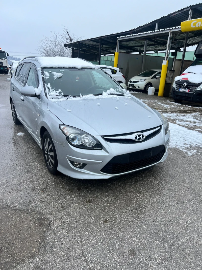 Hyundai I30 1.6CRDI, снимка 3 - Автомобили и джипове - 47193940