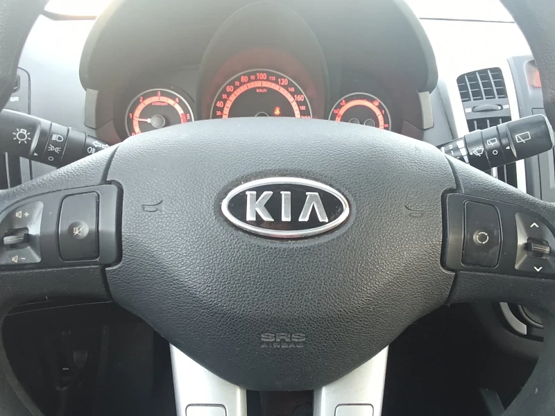 Kia Ceed 1, 6 CRDI Лизинг , снимка 8 - Автомобили и джипове - 48369934