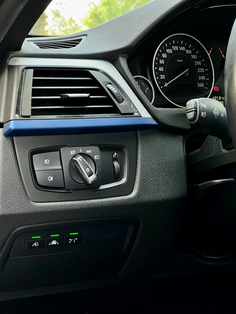 BMW 320 x-Drive\SAT\DISTRONIC\BLIND SPOT ASSIST\БАРТЕР, снимка 8 - Автомобили и джипове - 52111007